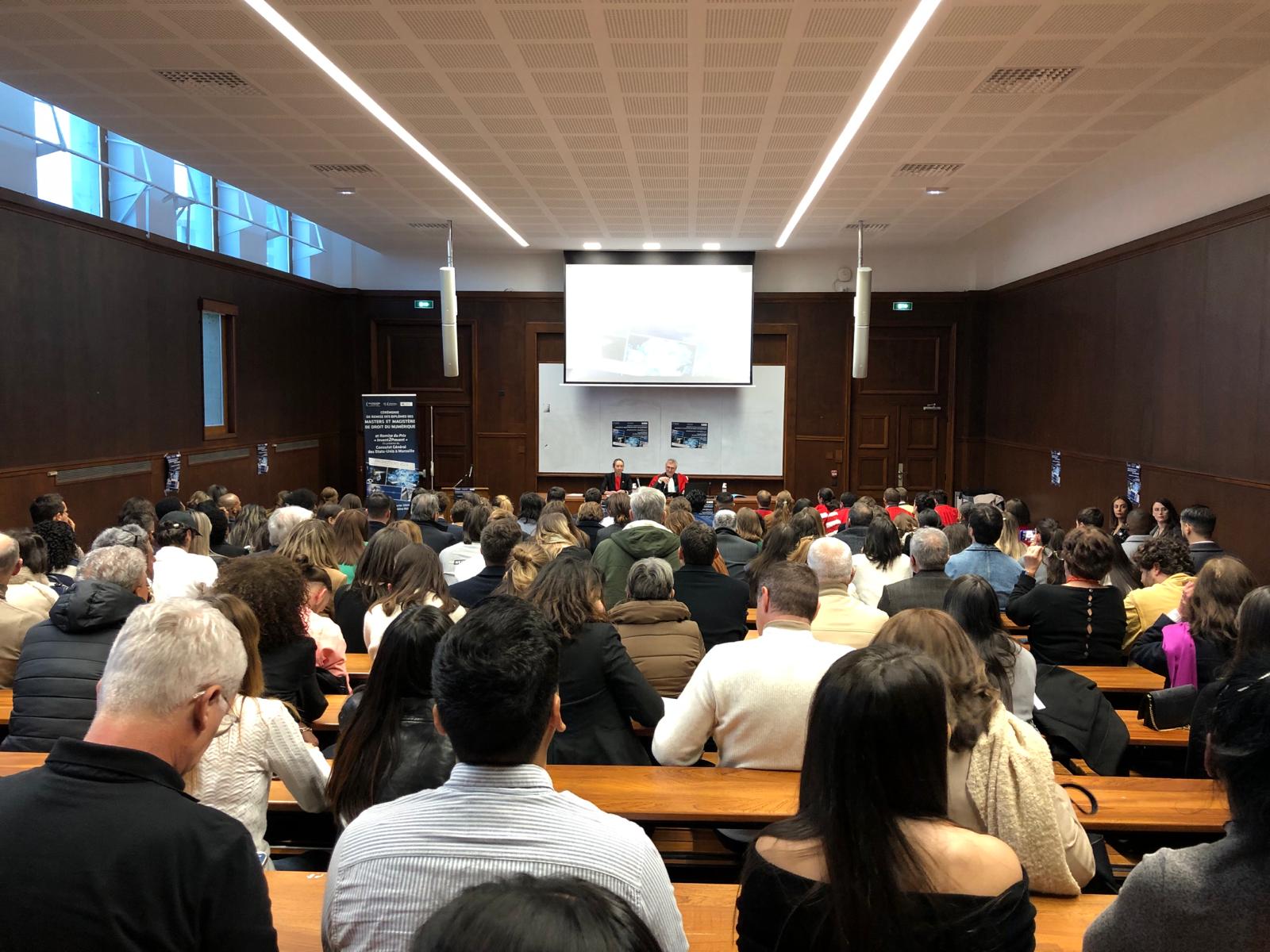 Masters Droit du numérique et Magistère : belle soirée dédiée à la remise des diplômes