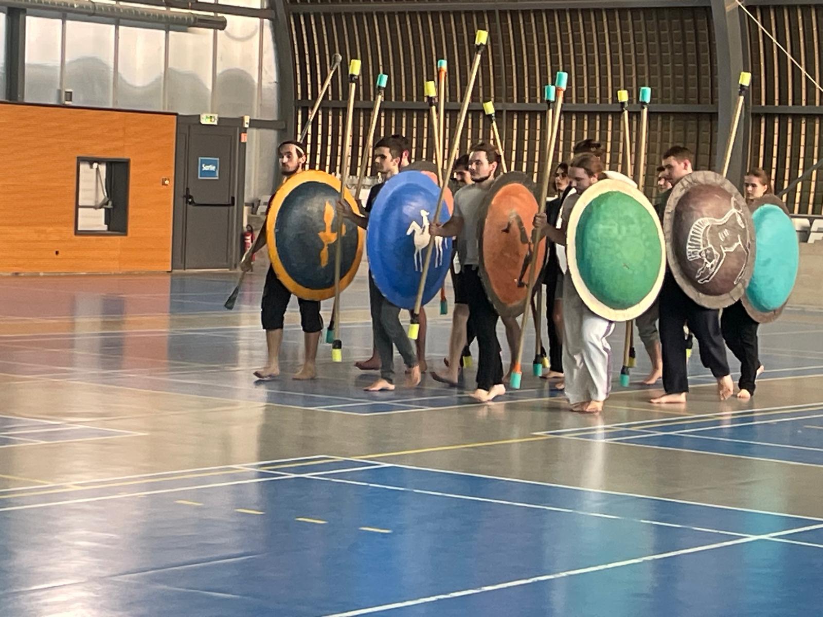 À l’Université d’Aix-Marseille, les étudiants se battent à la lance grecque